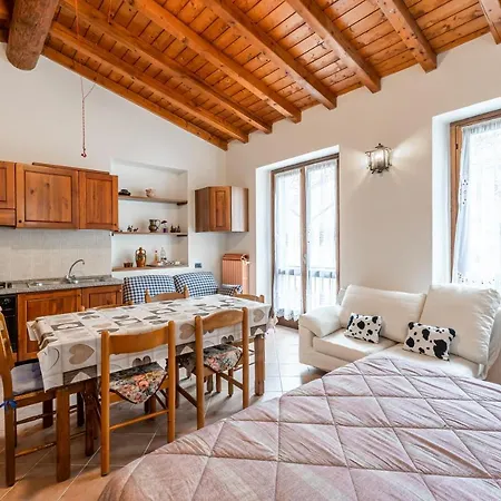 Pina's House - By Host4u Apartman *